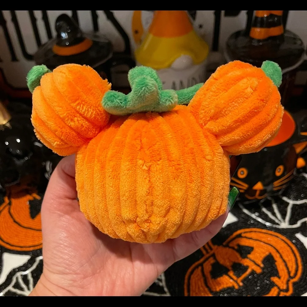 DISNEY HALLOWEEN MICKEY MOUSE PUMPKIN HEAD SMALL PLUSH JACK O LANTERN CAT TOY